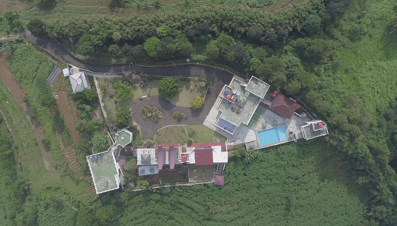 Villa Bukit Berkat Bogor Exterior photo