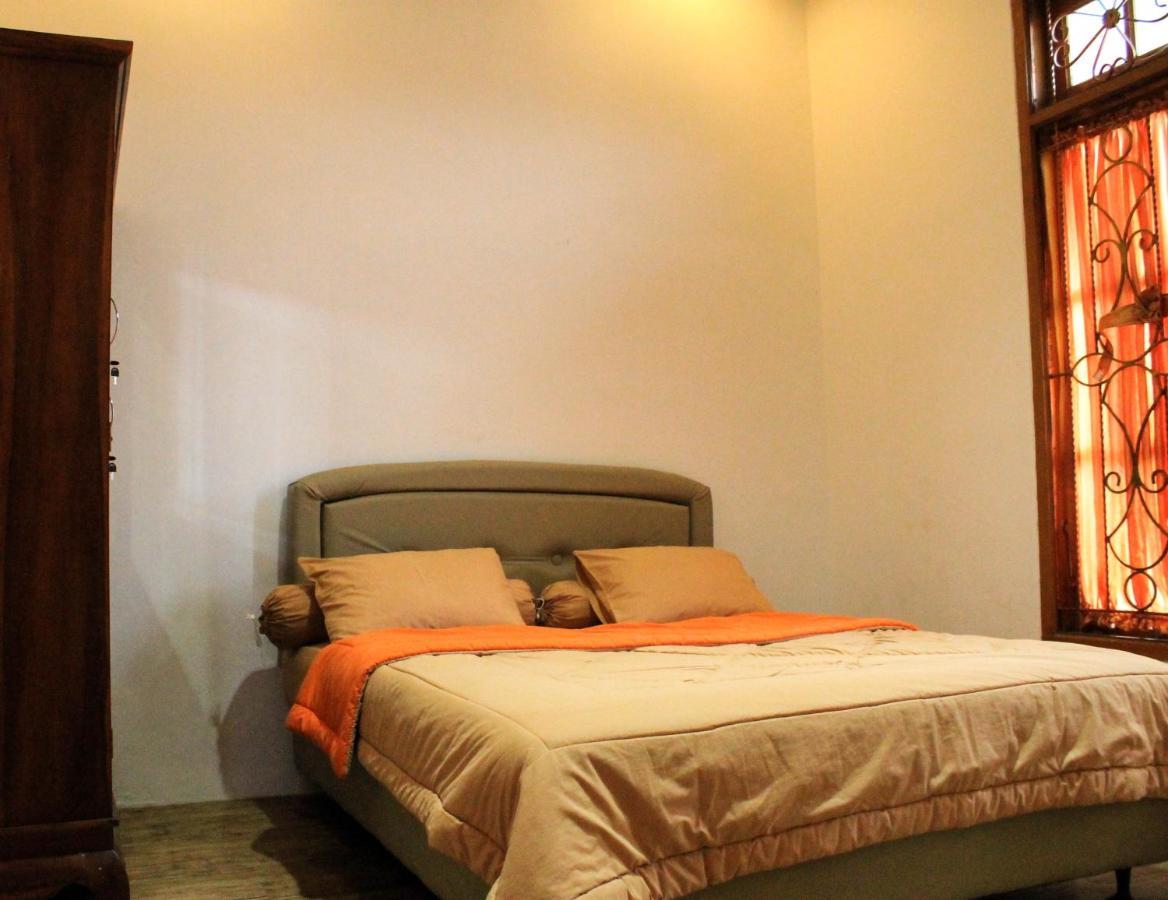 Villa Bukit Berkat Bogor Exterior photo