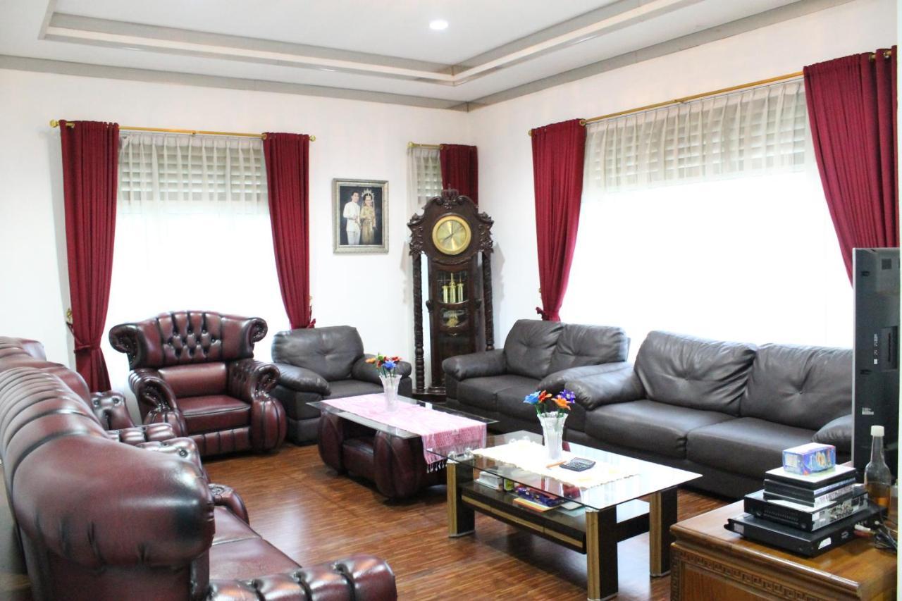 Villa Bukit Berkat Bogor Exterior photo