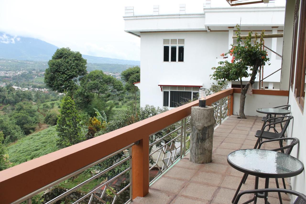 Villa Bukit Berkat Bogor Exterior photo