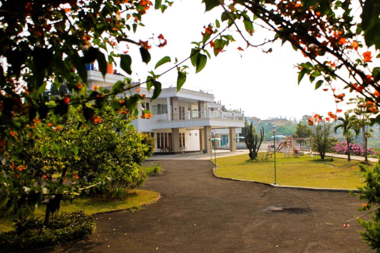 Villa Bukit Berkat Bogor Exterior photo